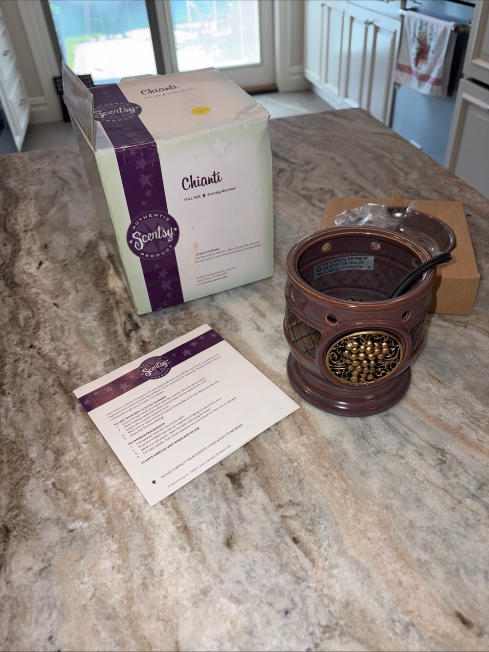 Scentsy Chianti Ceramic Warmer in Brown with Bronze Accents